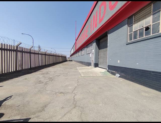 778M² WAREHOUSE TO LET IN STEELEDALE